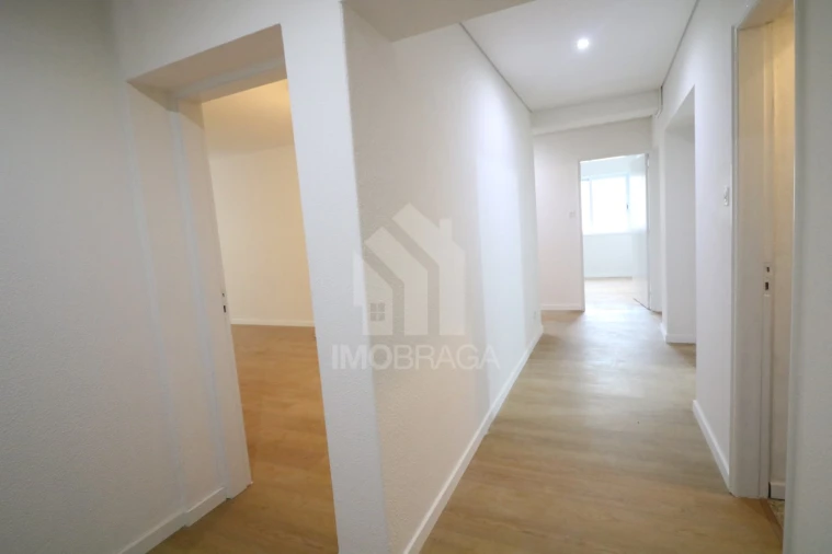 Apartamento T2 para Arrendamento em São Vitor (Braga) Foto 6