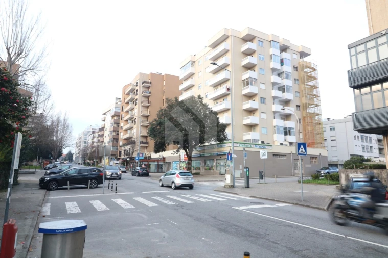 Apartamento T2 para Arrendamento em São Vitor (Braga) Foto 18