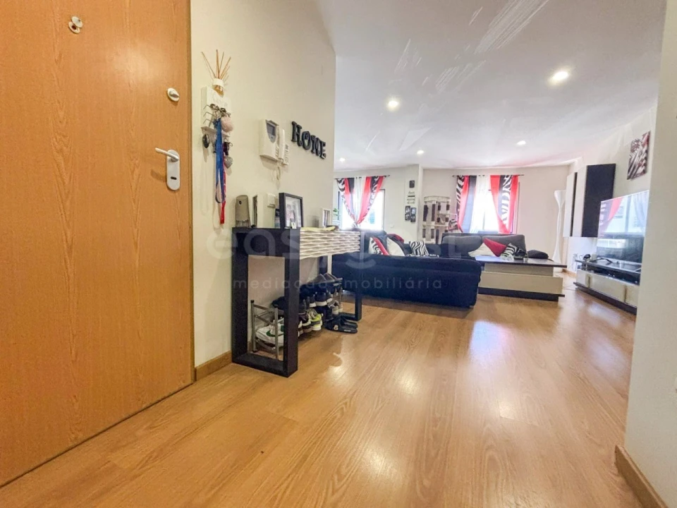 Apartamento T4 para Venda em Moita Foto 3
