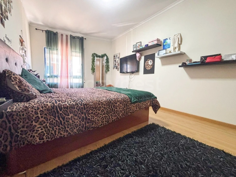 Apartamento T4 para Venda em Moita Foto 10