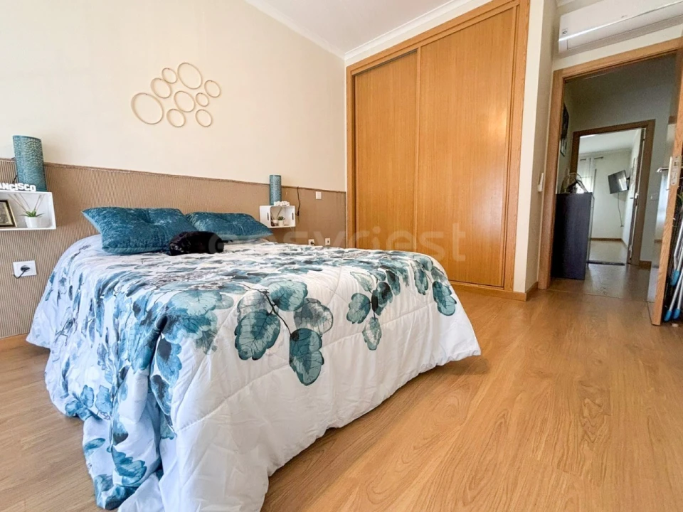 Apartamento T4 para Venda em Moita Foto 14