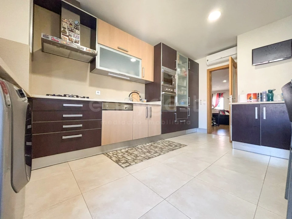 Apartamento T4 para Venda em Moita Foto 33