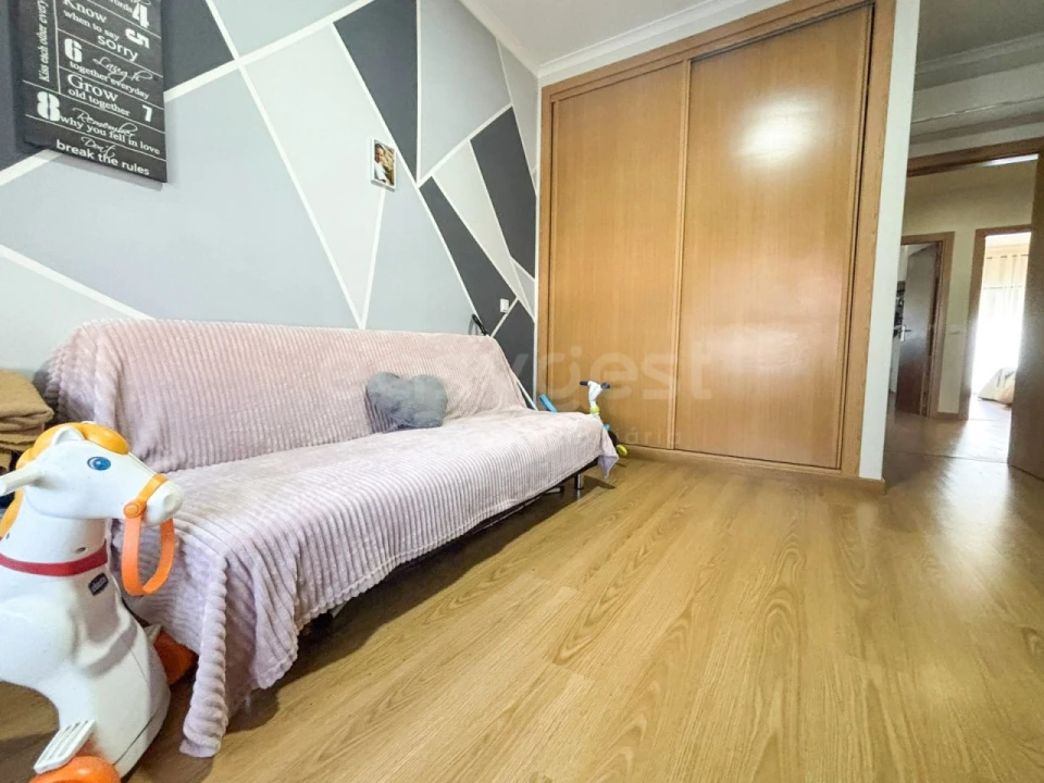 Apartamento T4 para Venda em Moita Foto 30