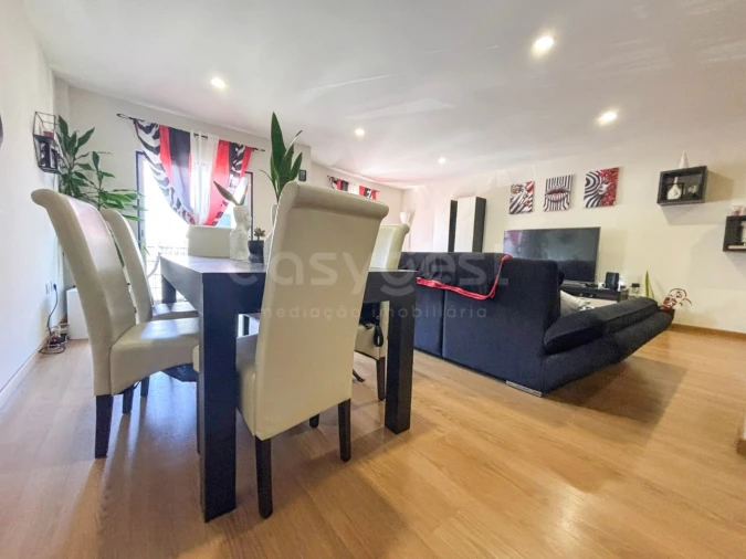 Apartamento T4 para Venda em Moita Foto 4