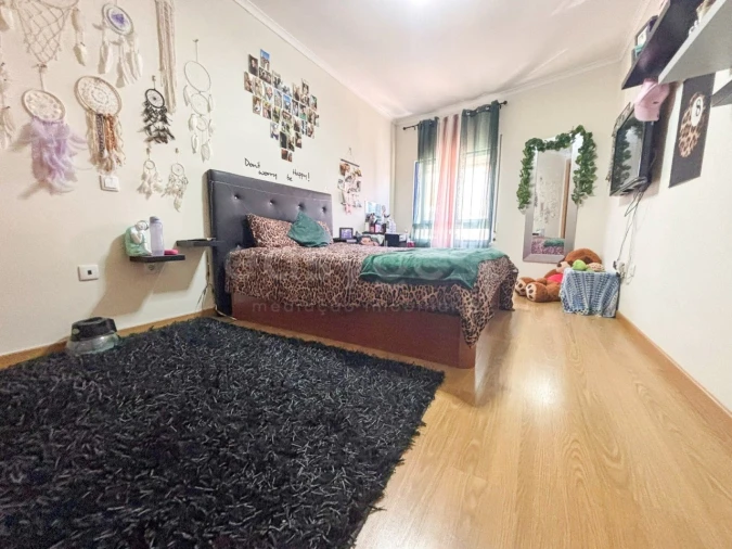 Apartamento T4 para Venda em Moita Foto 12