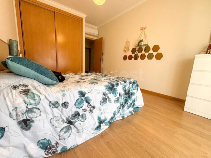Apartamento T4 para Venda em Moita Foto 13