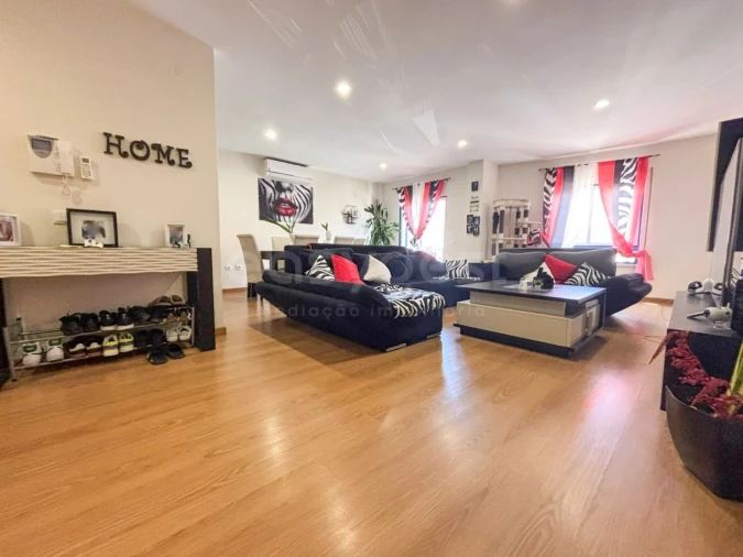 Apartamento T4 para Venda em Moita