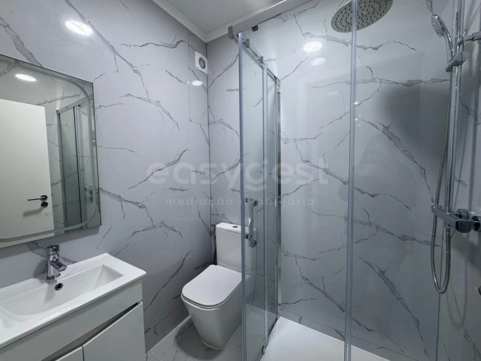 Apartamento T2 para Venda em Quarteira Foto 25