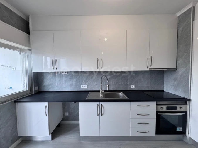 Apartamento T2 para Venda em Quarteira Foto 2