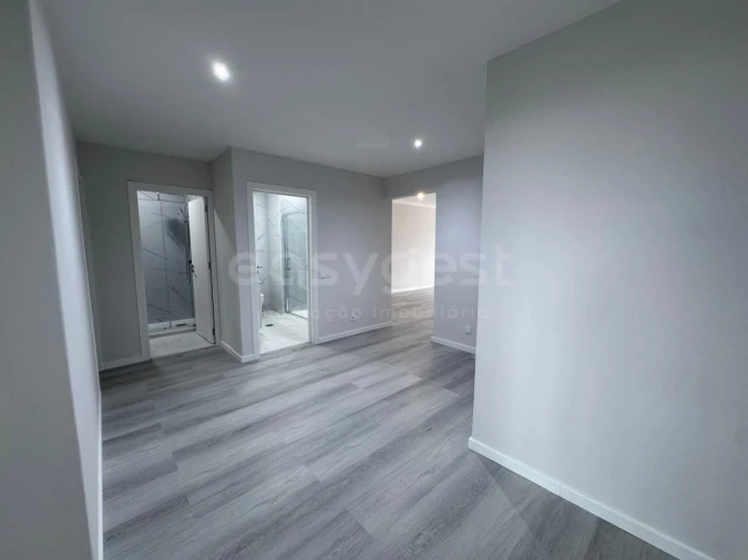 Apartamento T2 para Venda em Quarteira Foto 7