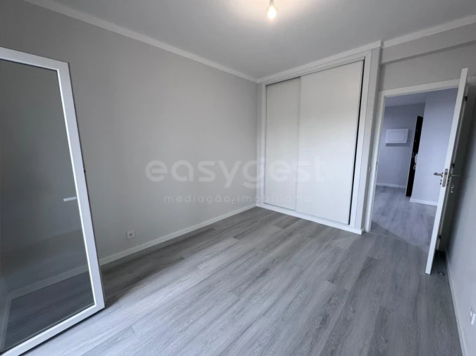 Apartamento T2 para Venda em Quarteira Foto 8