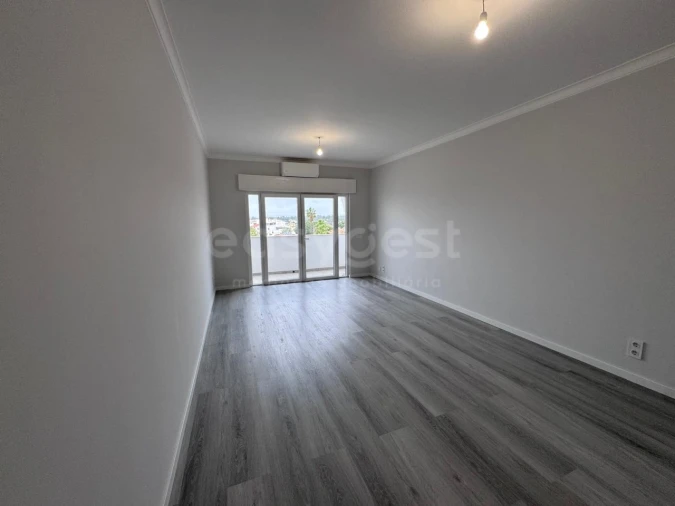 Apartamento T2 para Venda em Quarteira Foto 12