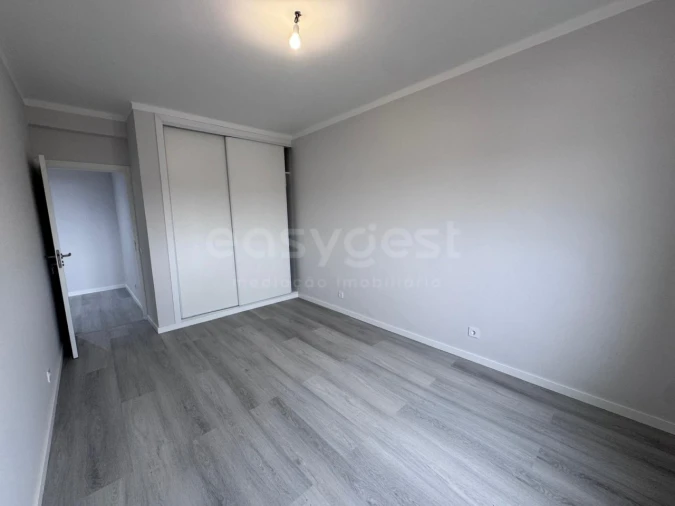 Apartamento T2 para Venda em Quarteira Foto 13