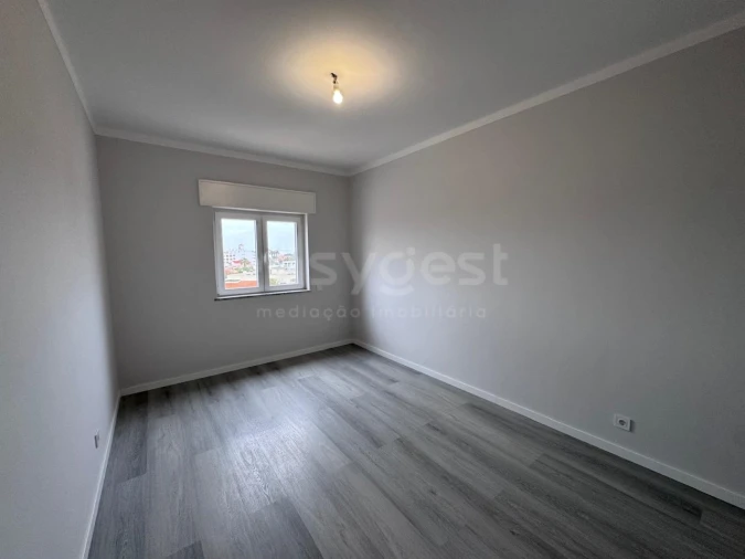 Apartamento T2 para Venda em Quarteira Foto 16