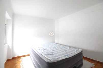 Moradia T1 para Arrendamento em Redondo