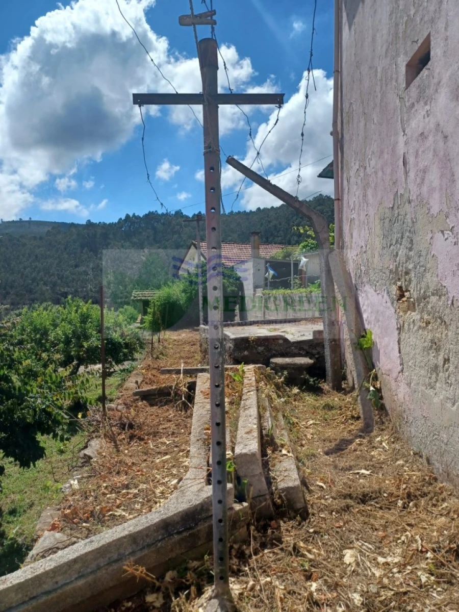 Moradia T2 para Venda em Silva Escura e Dornelas Foto 24