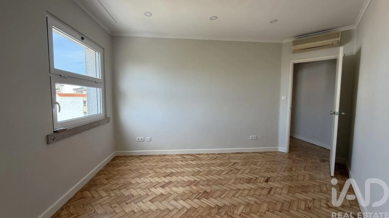 Apartamento T2 para Arrendamento em Avenidas Novas Foto 23