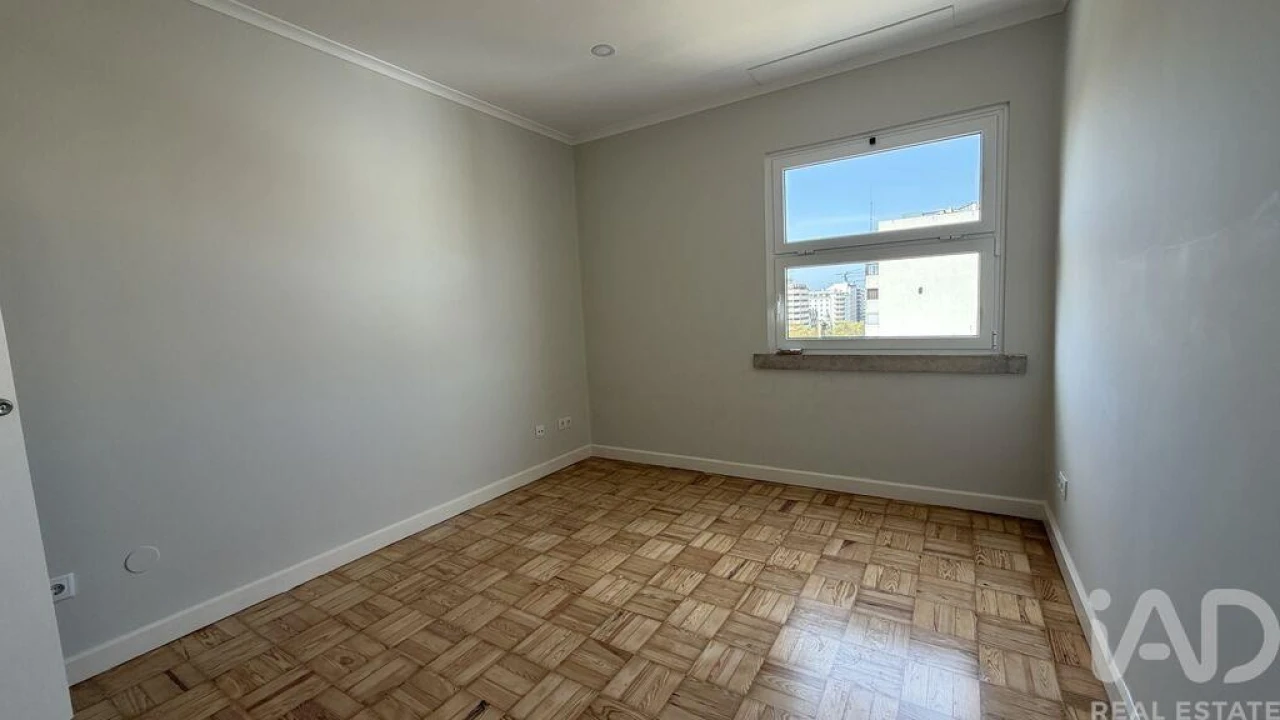 Apartamento T2 para Arrendamento em Avenidas Novas Foto 22