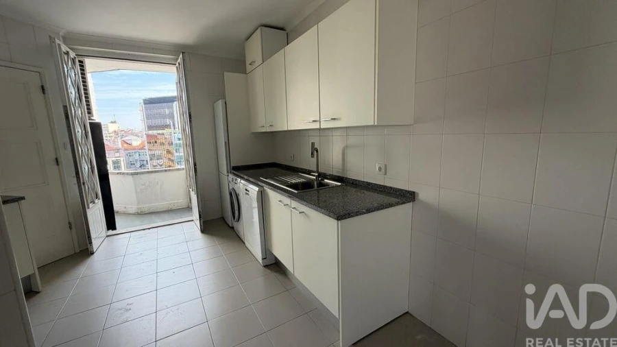 Apartamento T2 para Arrendamento em Avenidas Novas Foto 8