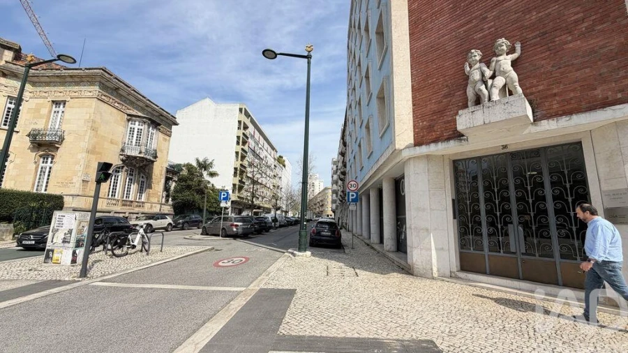 Apartamento T2 para Arrendamento em Avenidas Novas Foto 27