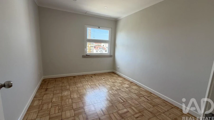 Apartamento T2 para Arrendamento em Avenidas Novas Foto 18