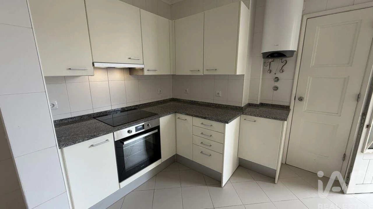 Apartamento T2 para Arrendamento em Avenidas Novas Foto 10