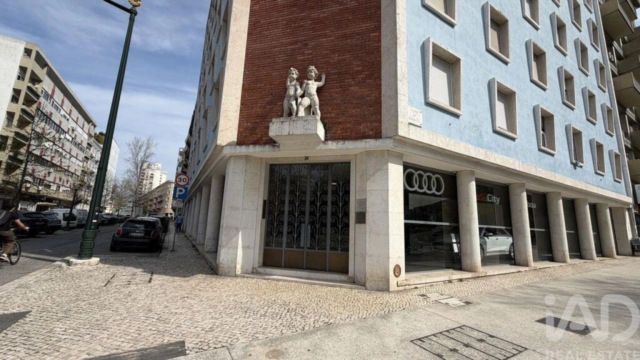 Apartamento T2 para Arrendamento em Avenidas Novas Foto 28