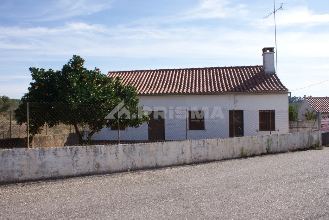 Moradia T3 para Venda em Sarzedas Foto 4