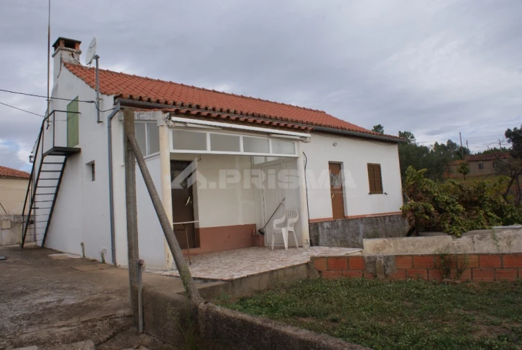 Moradia T3 para Venda em Sarzedas Foto 2