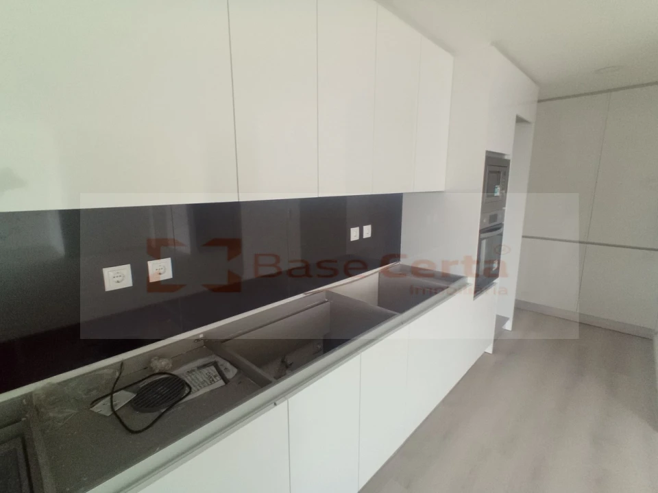 Apartamento T3 para Venda em Vialonga Foto 1