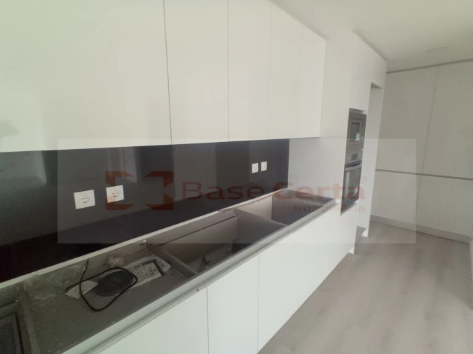 Apartamento T3 para Venda em Vialonga Foto 1