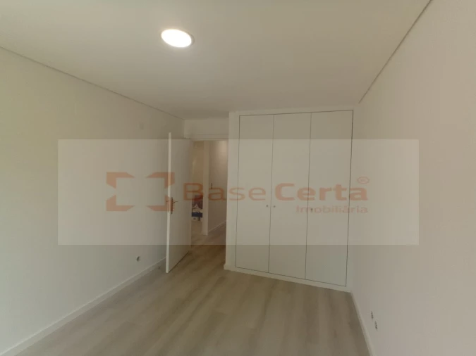 Apartamento T3 para Venda em Vialonga Foto 7