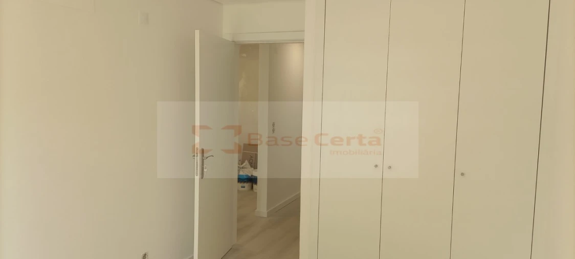 Apartamento T3 para Venda em Vialonga Foto 4