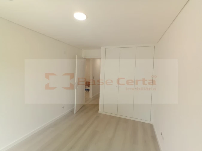 Apartamento T3 para Venda em Vialonga Foto 24