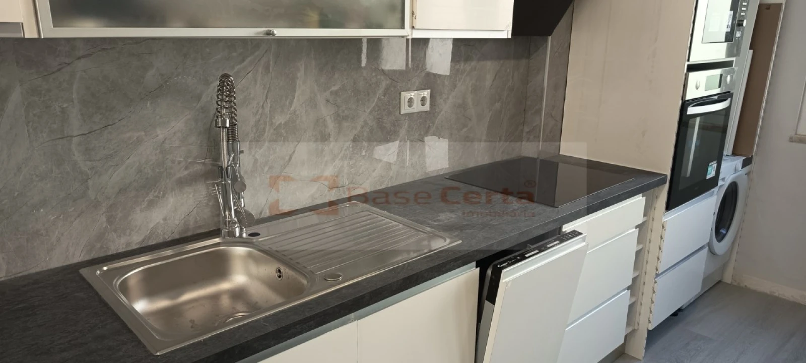 Apartamento T2 para Venda em Benfica Foto 2