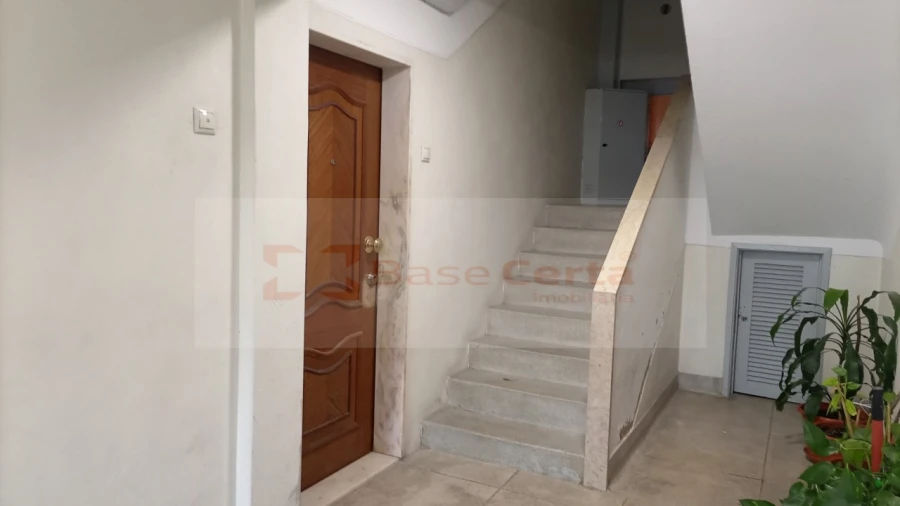 Apartamento T2 para Venda em Benfica Foto 14