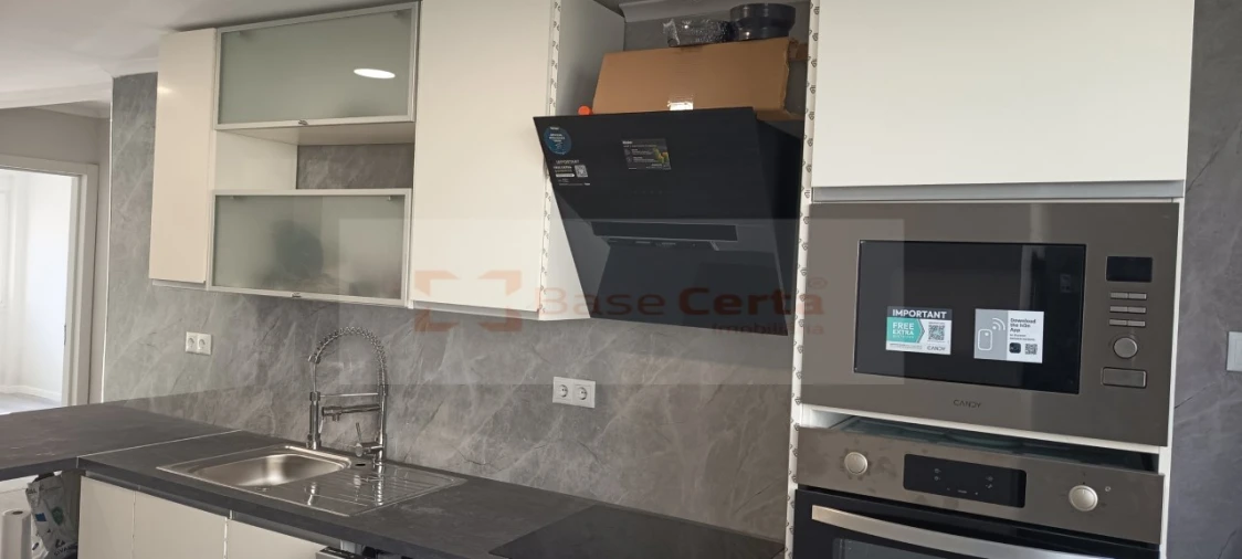 Apartamento T2 para Venda em Benfica