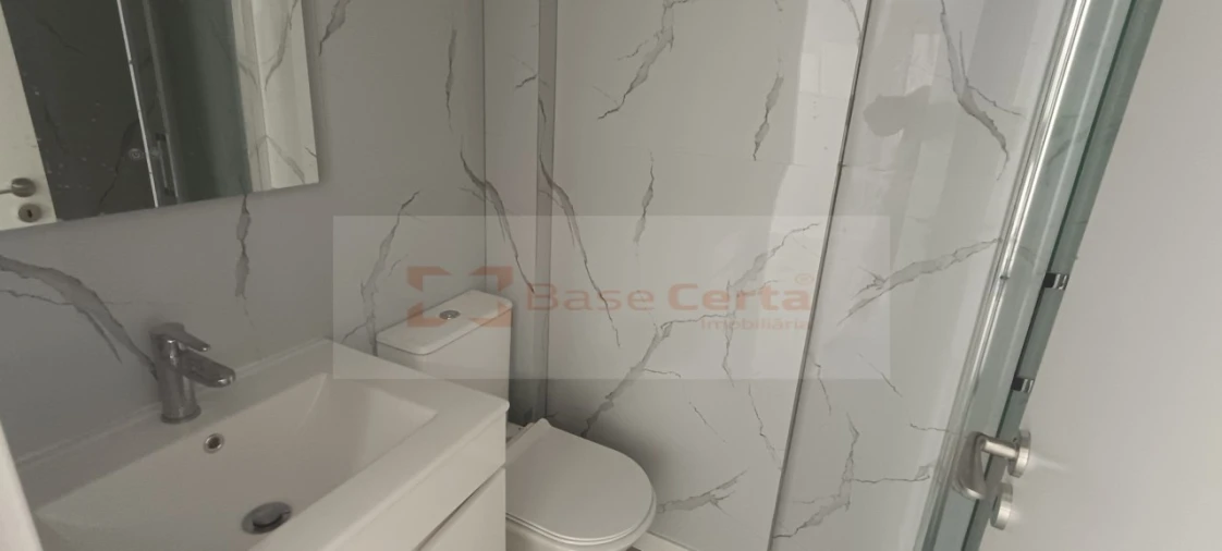 Apartamento T2 para Venda em Benfica Foto 4