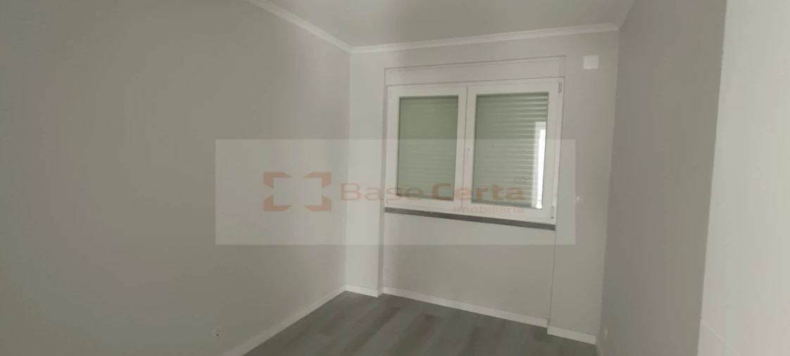Apartamento T2 para Venda em Benfica Foto 11