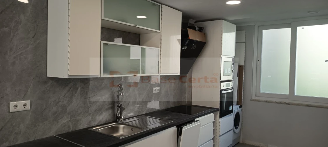 Apartamento T2 para Venda em Benfica Foto 12