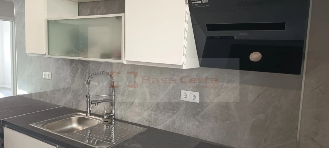 Apartamento T2 para Venda em Benfica Foto 13