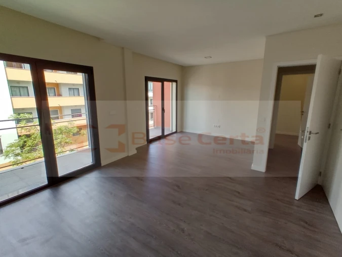 Apartamento T4 para Venda em Corroios Foto 6