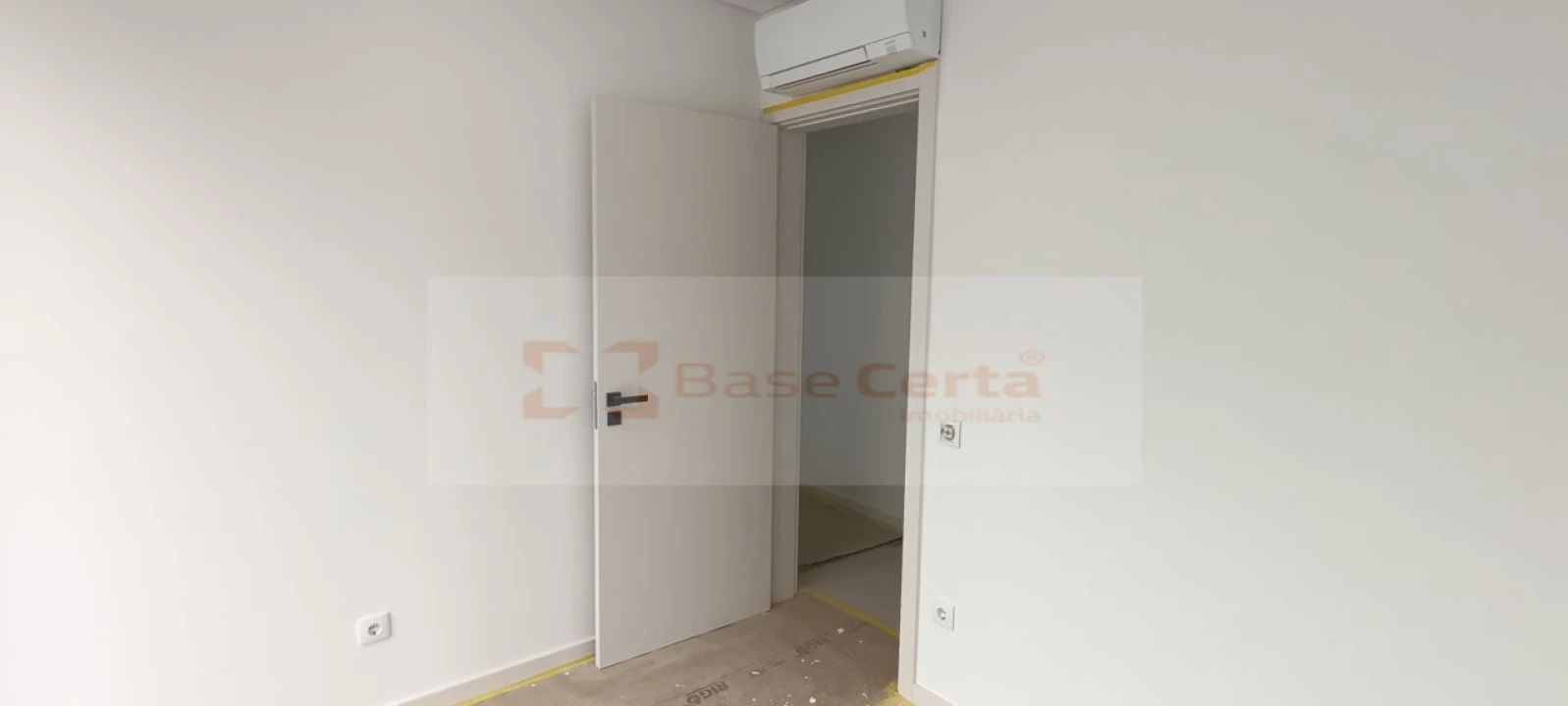 Moradia T5 para Venda em Santa Iria de Azoia, São João da Talha e Bobadela Foto 9