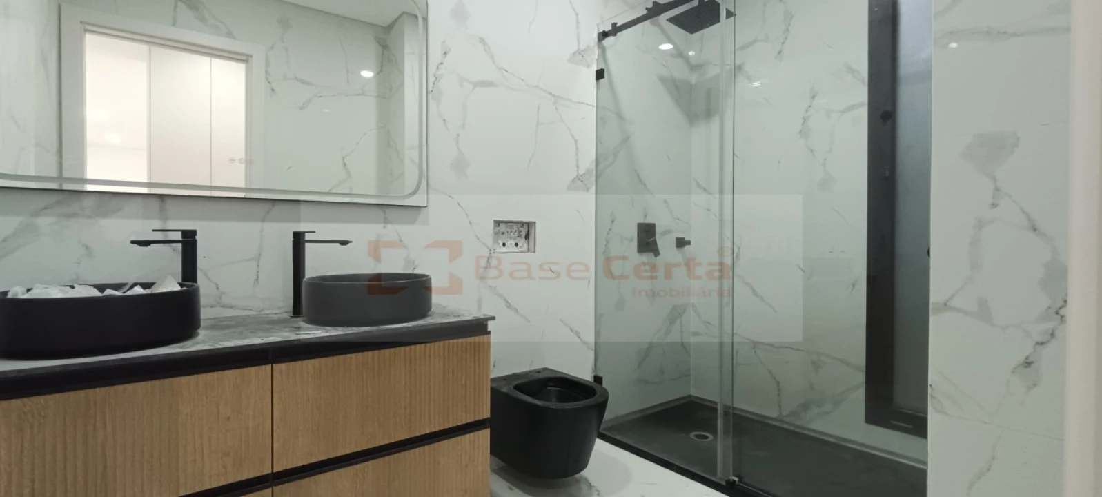 Moradia T5 para Venda em Santa Iria de Azoia, São João da Talha e Bobadela Foto 53