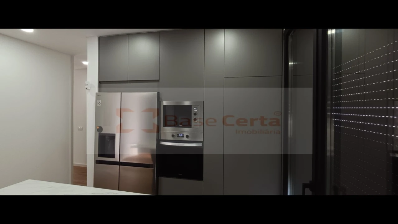 Moradia T5 para Venda em Santa Iria de Azoia, São João da Talha e Bobadela Foto 16