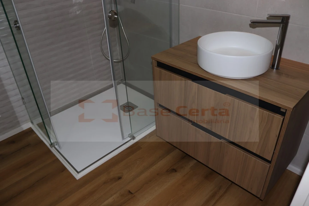 Moradia T5 para Venda em Santa Iria de Azoia, São João da Talha e Bobadela Foto 42