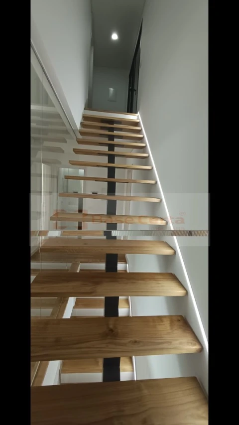 Moradia T5 para Venda em Santa Iria de Azoia, São João da Talha e Bobadela