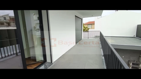 Moradia T5 para Venda em Santa Iria de Azoia, São João da Talha e Bobadela
