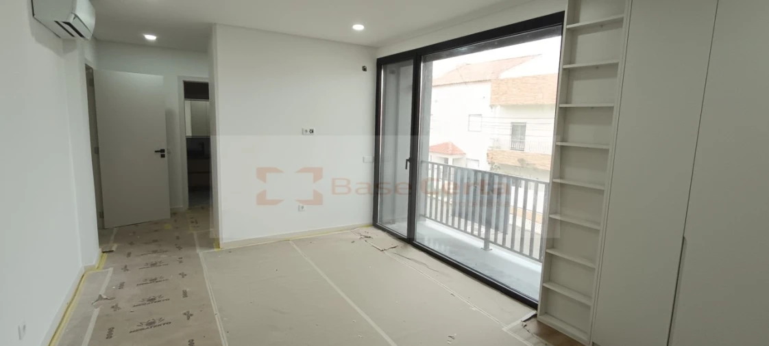 Moradia T5 para Venda em Santa Iria de Azoia, São João da Talha e Bobadela Foto 5