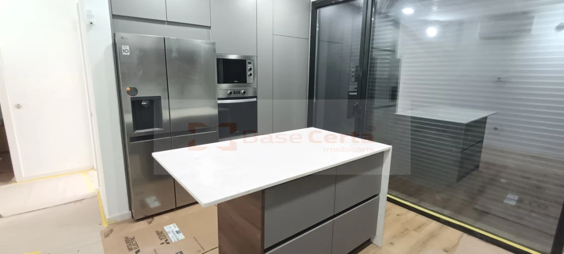 Moradia T5 para Venda em Santa Iria de Azoia, São João da Talha e Bobadela Foto 16